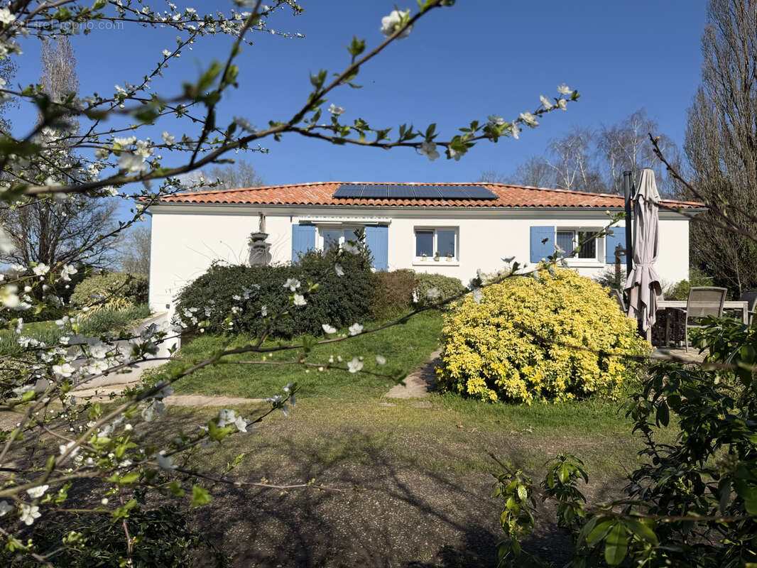 Maison à AIZENAY