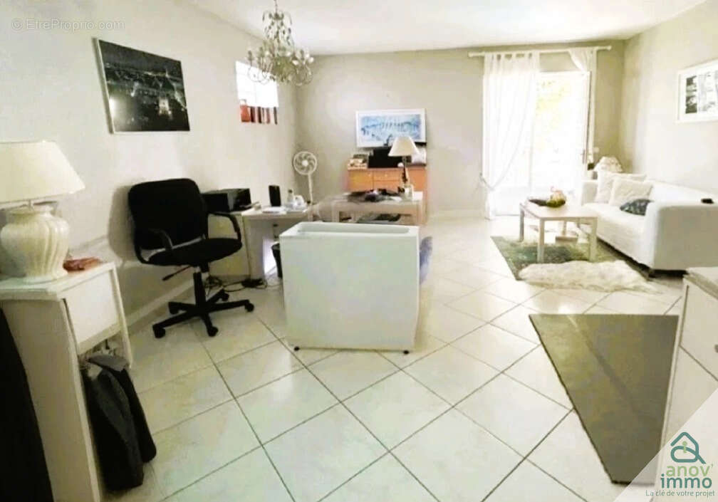 Maison à SAINT-PIERRE-DE-CHANDIEU