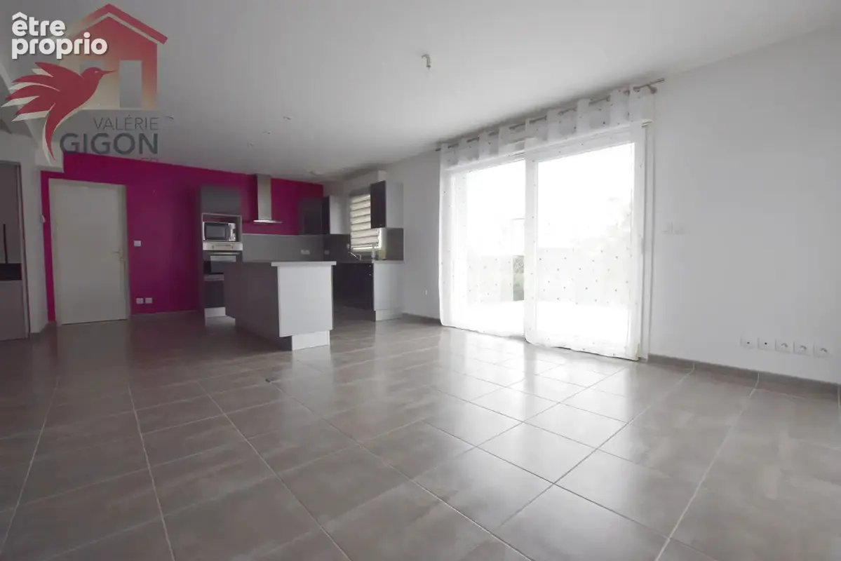 BELLE MAISON CONTEMPORAINE (2014), alliant confort moderne, fonctionnalité et prestations de qualité. - photo 4