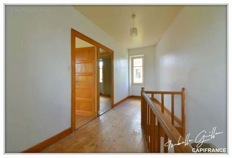 Maison à LE CHATELET