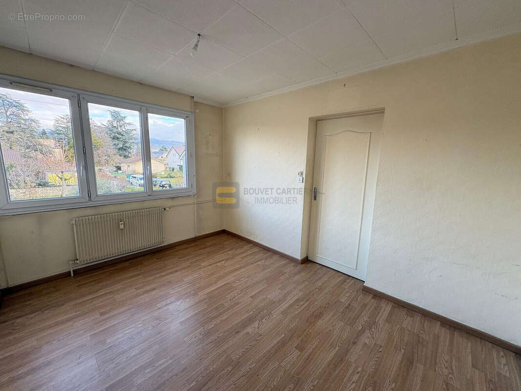 Appartement à AMBILLY