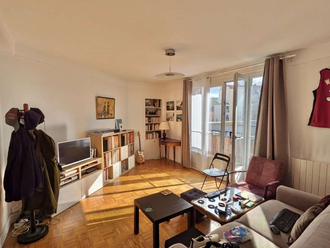 Appartement à LES LILAS