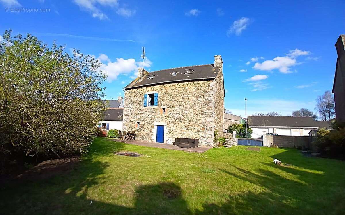 Maison à LANVOLLON
