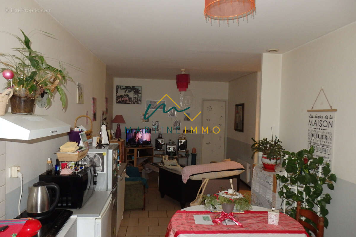 Appartement à SEYCHES