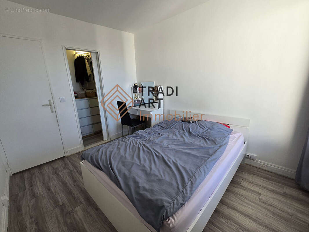 Appartement à CHILLY-MAZARIN