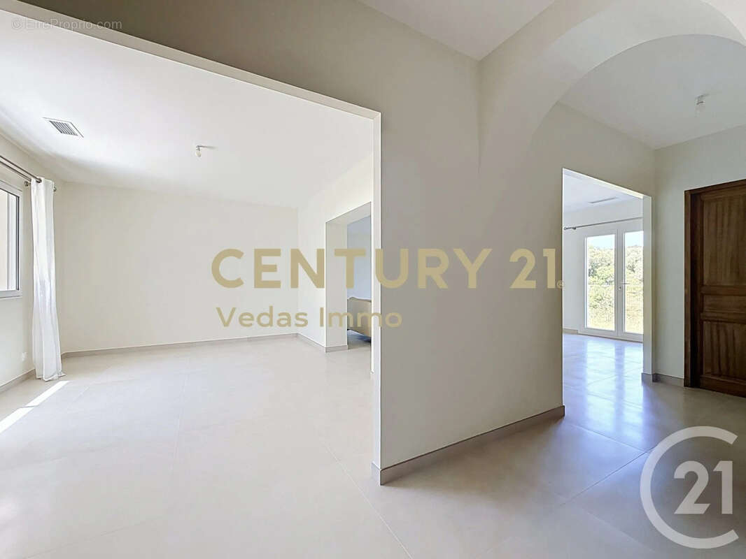Maison 192 m² à Cournonterral  - photo 6