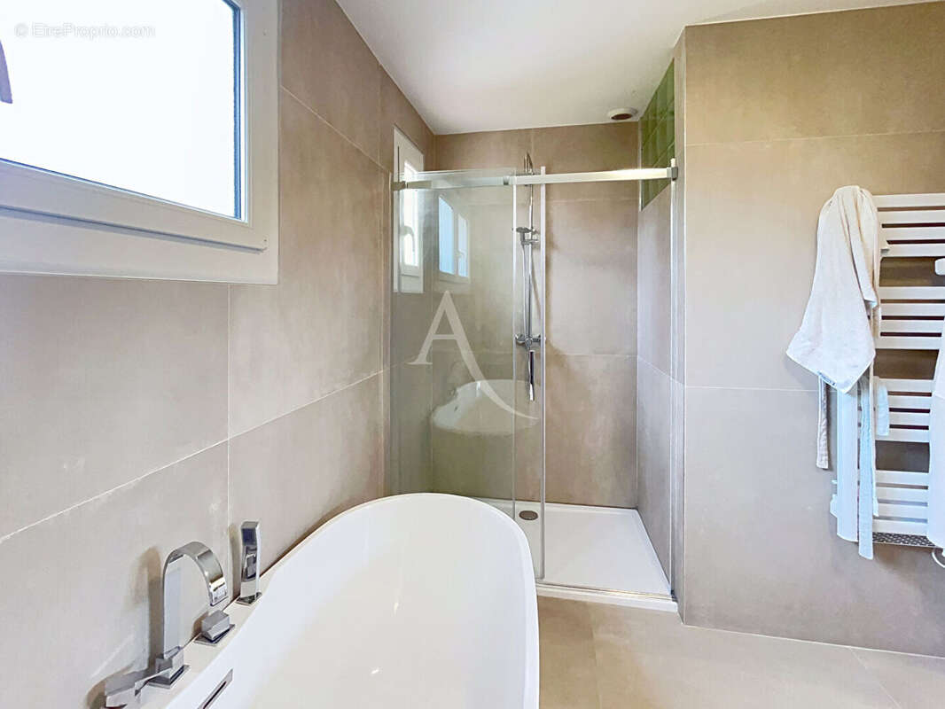 Maison à BRUGUIERES