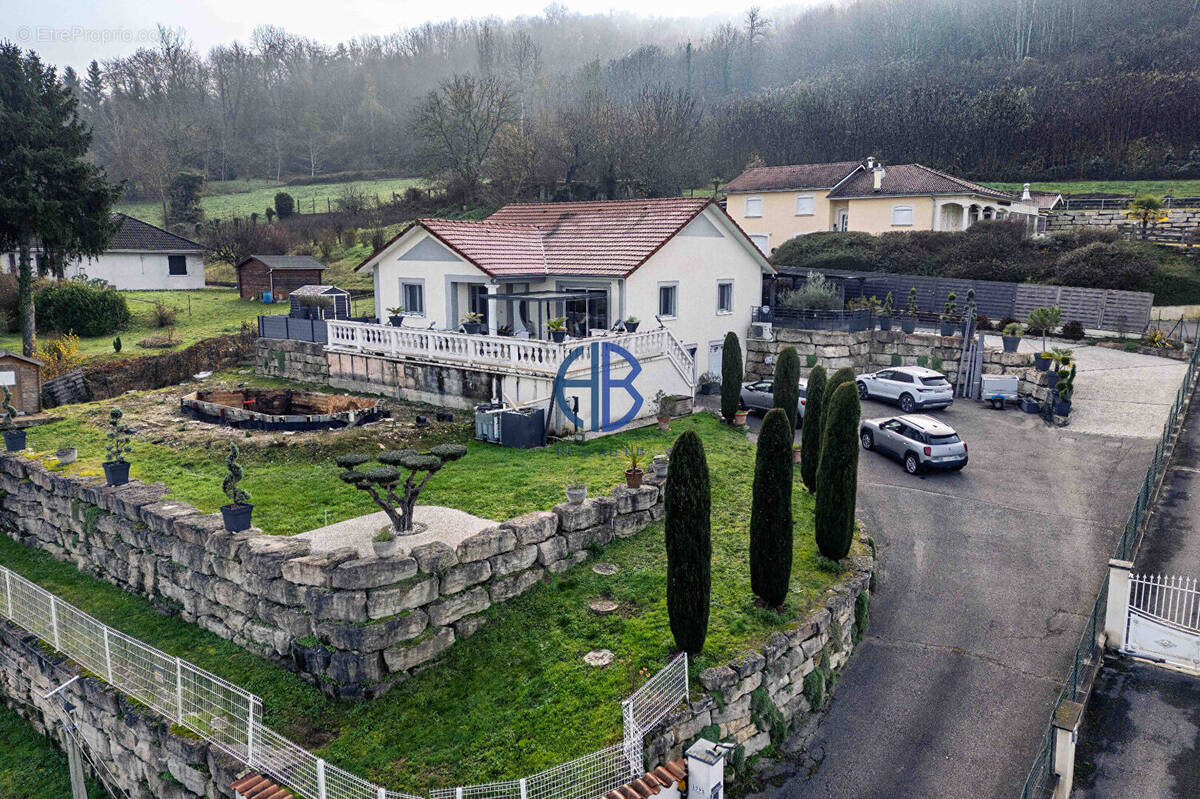 Maison à SAINT-CHEF