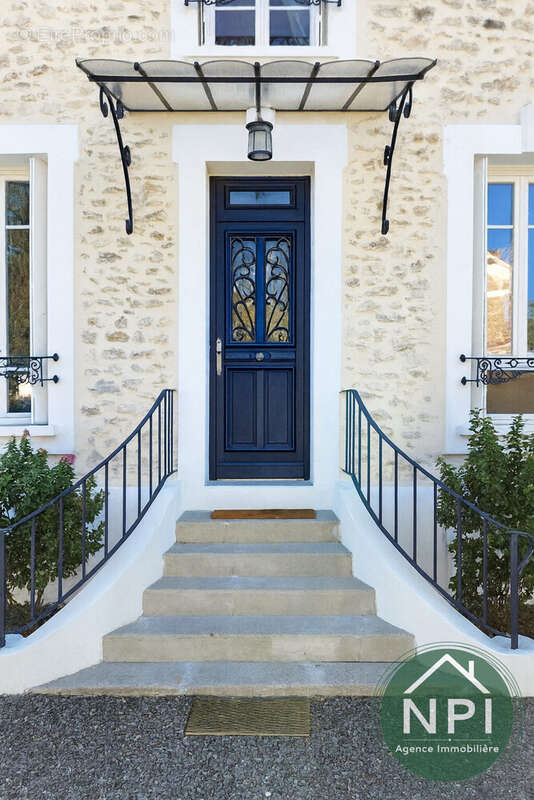 Maison à VAUX-LE-PENIL