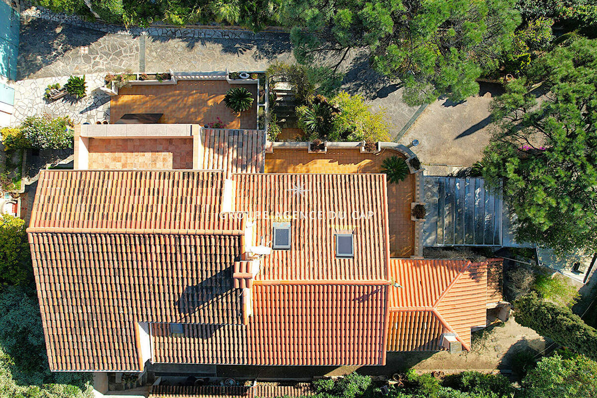 Maison à LES ISSAMBRES