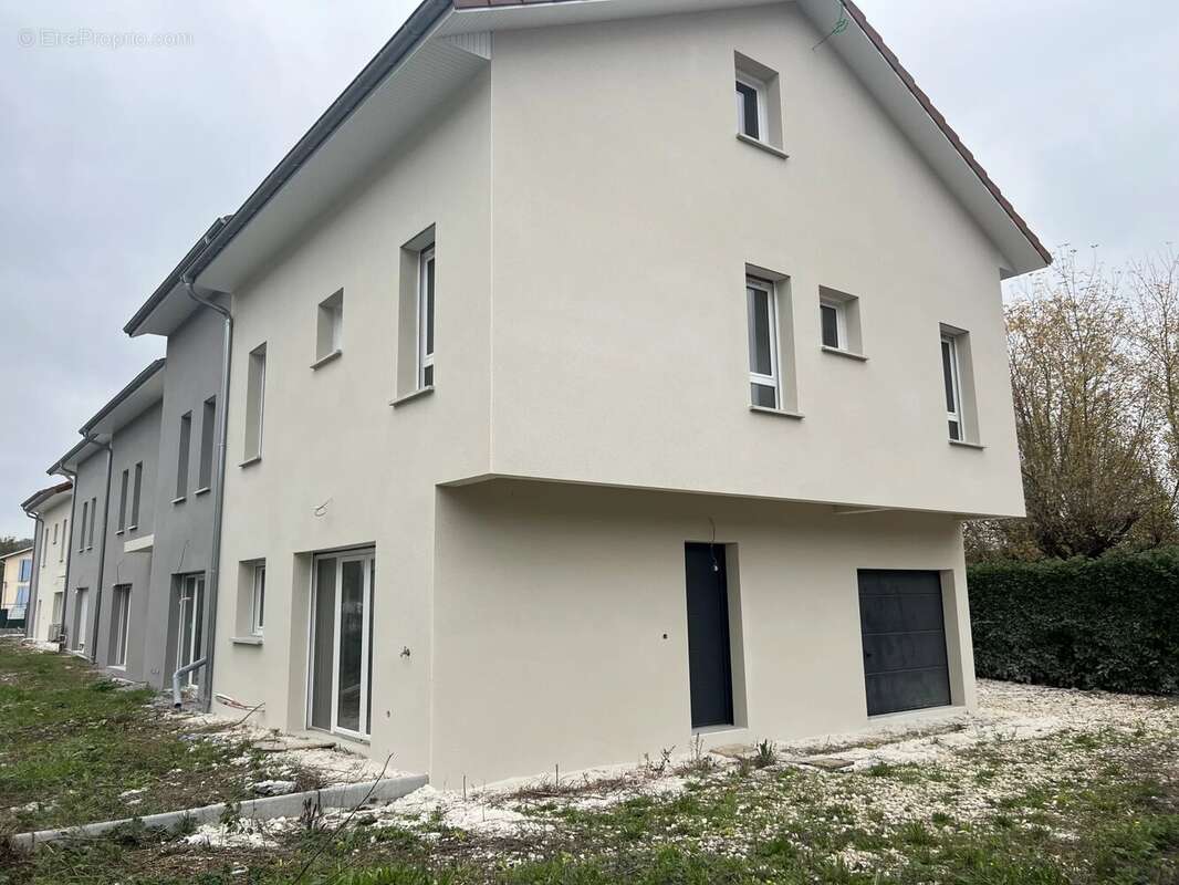 Maison à SAINT-ROMANS