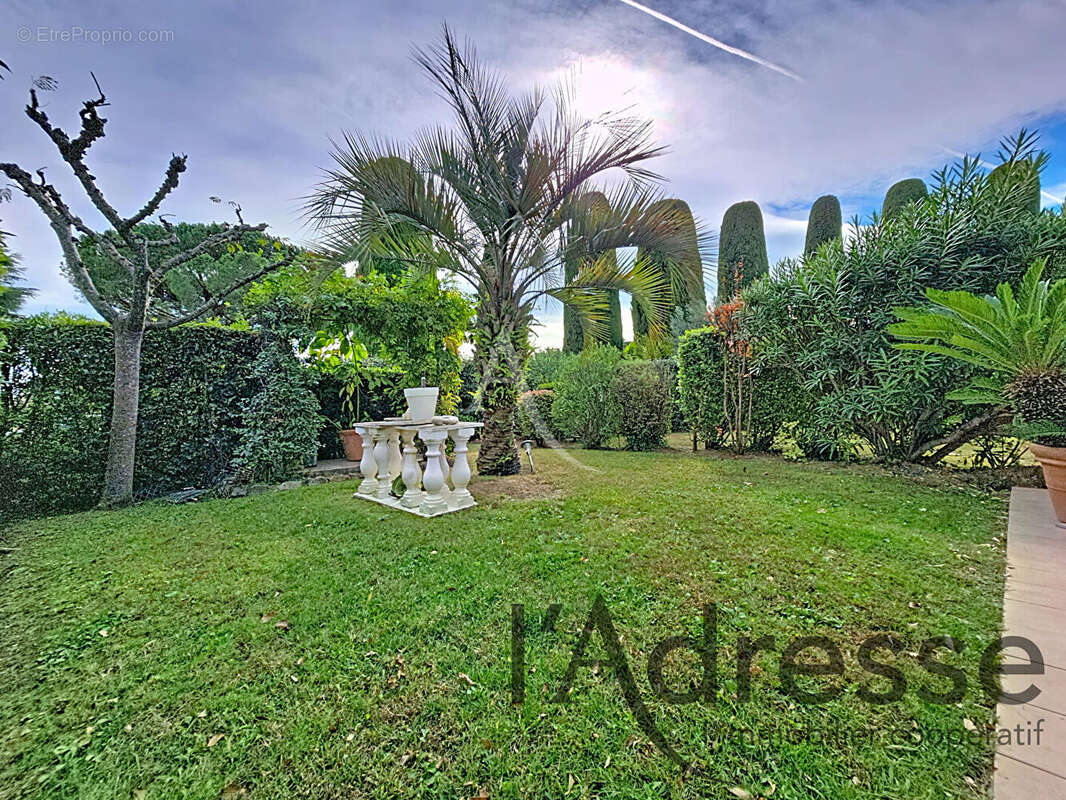 Appartement à MANDELIEU-LA-NAPOULE