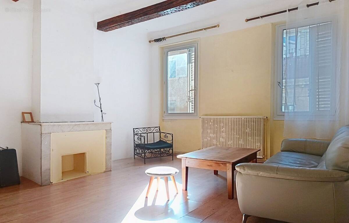 Appartement à MARSEILLE-1E