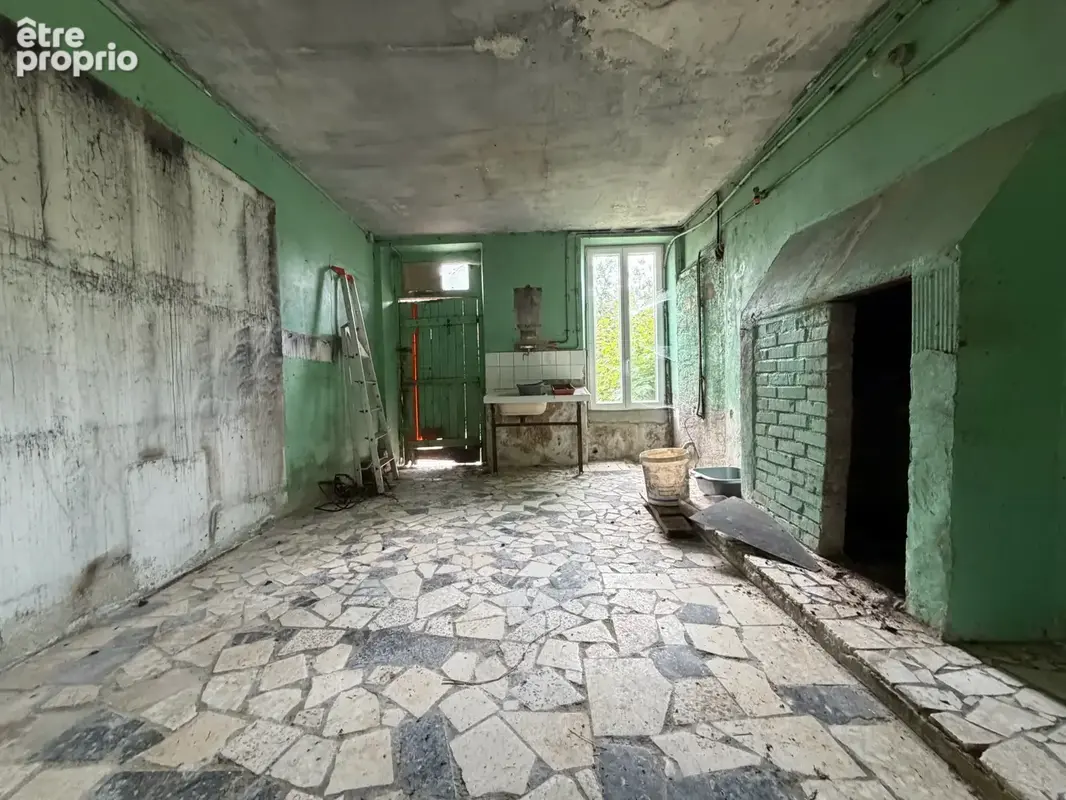 Belle propriété en pierre avec dépendances à rénover - photo 16