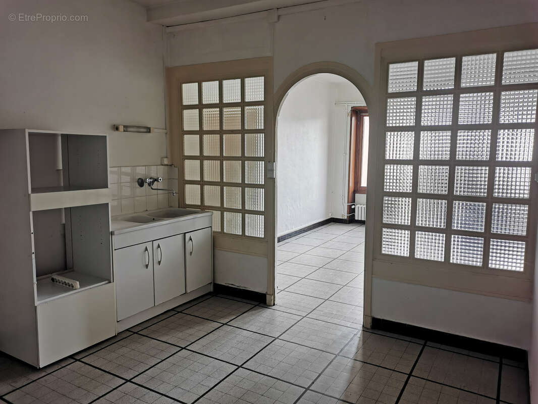 Maison à MONTAGNIEU