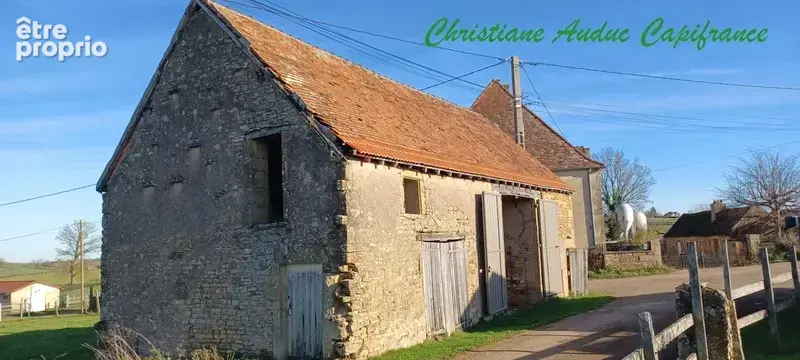 Entre Charolles, La Clayette et Paray le Monial, ancien corps de ferme en pierres, à rénover, sur parcelle de terrain de 900 m²  - photo 3