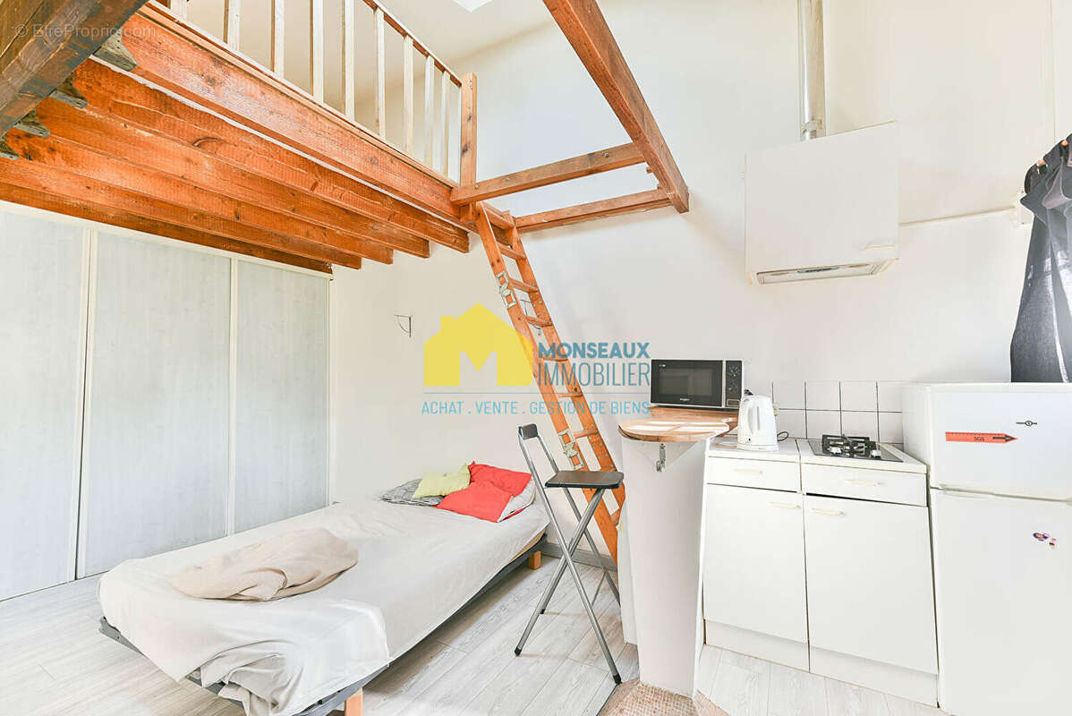 Maison à SAINTE-GENEVIEVE-DES-BOIS