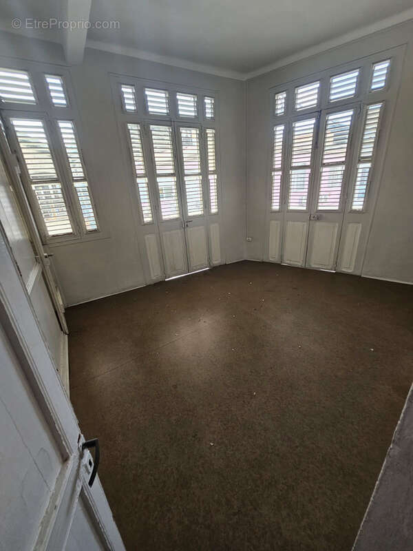 Commerce à FORT-DE-FRANCE