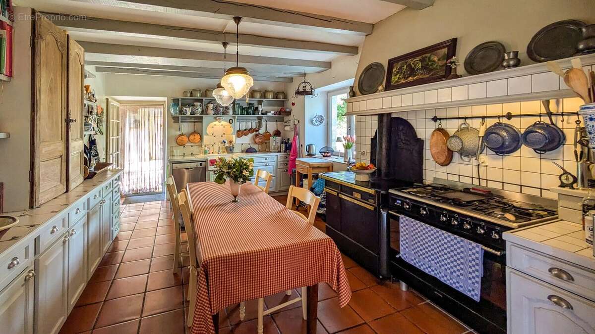 Livernon - Élégante propriété de campagne avec piscine, court de tennis et 2,5 hectares - photo 4