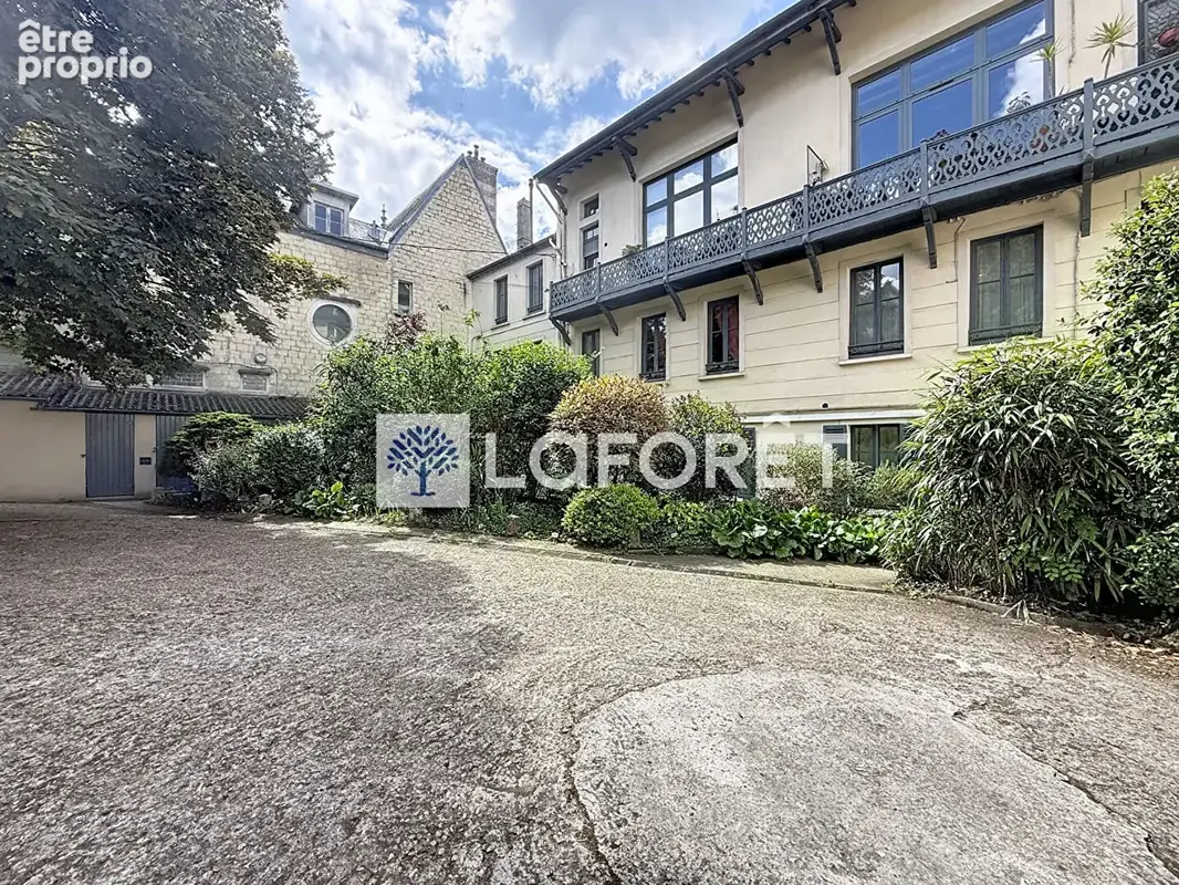 Appartement de charme de 83 m² au sol avec balcon et parking à Saint-Germain-en-Laye - photo 11