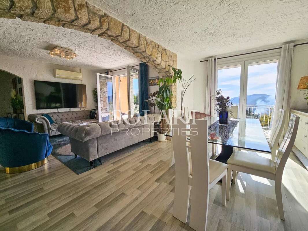 Maison à MANDELIEU-LA-NAPOULE