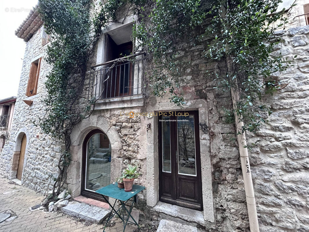 Maison à VIOLS-LE-FORT