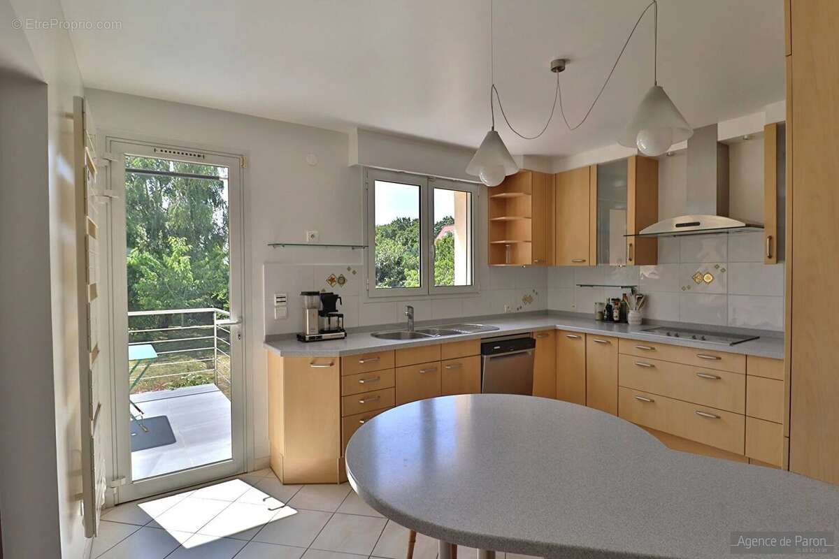 Maison à VERRIERES-LE-BUISSON