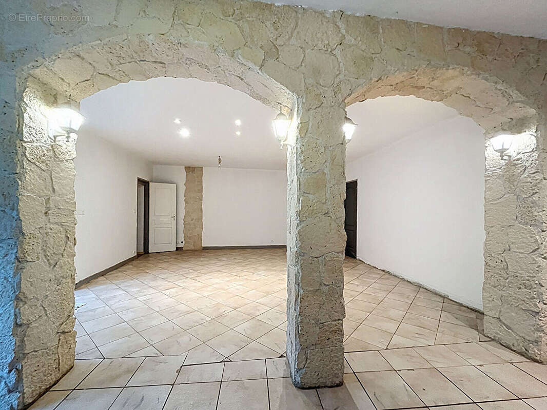 Maison à MAGNAC-BOURG