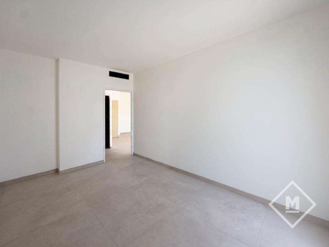 Vente appartement T3 terrasse calme  13600 La Ciotat - photo 9