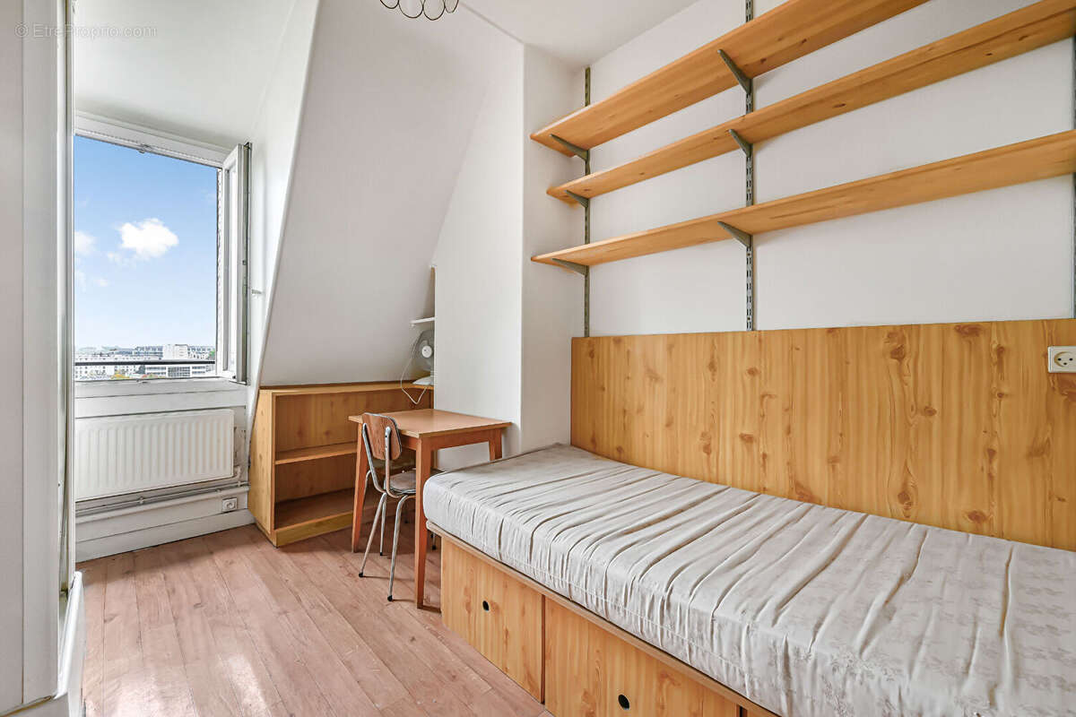 Appartement à PARIS-14E