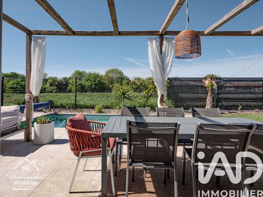 Photo 2 - Maison à SURGERES