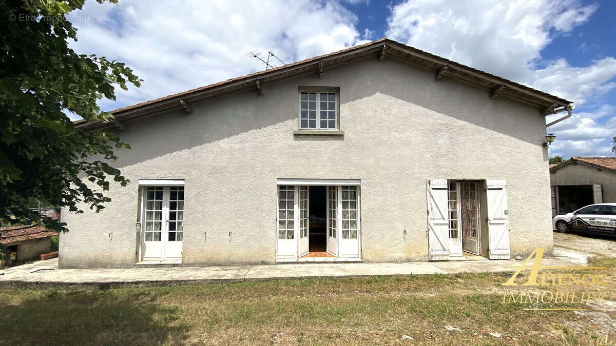 Maison à rénover avec dépendance entre Brantôme et Bourdeilles (24310) - photo 2