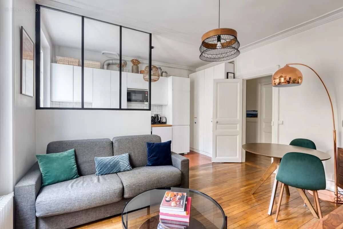 Appartement à PARIS-17E