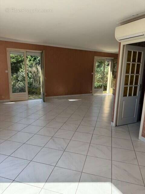 Maison à COLLONGES-AU-MONT-D'OR