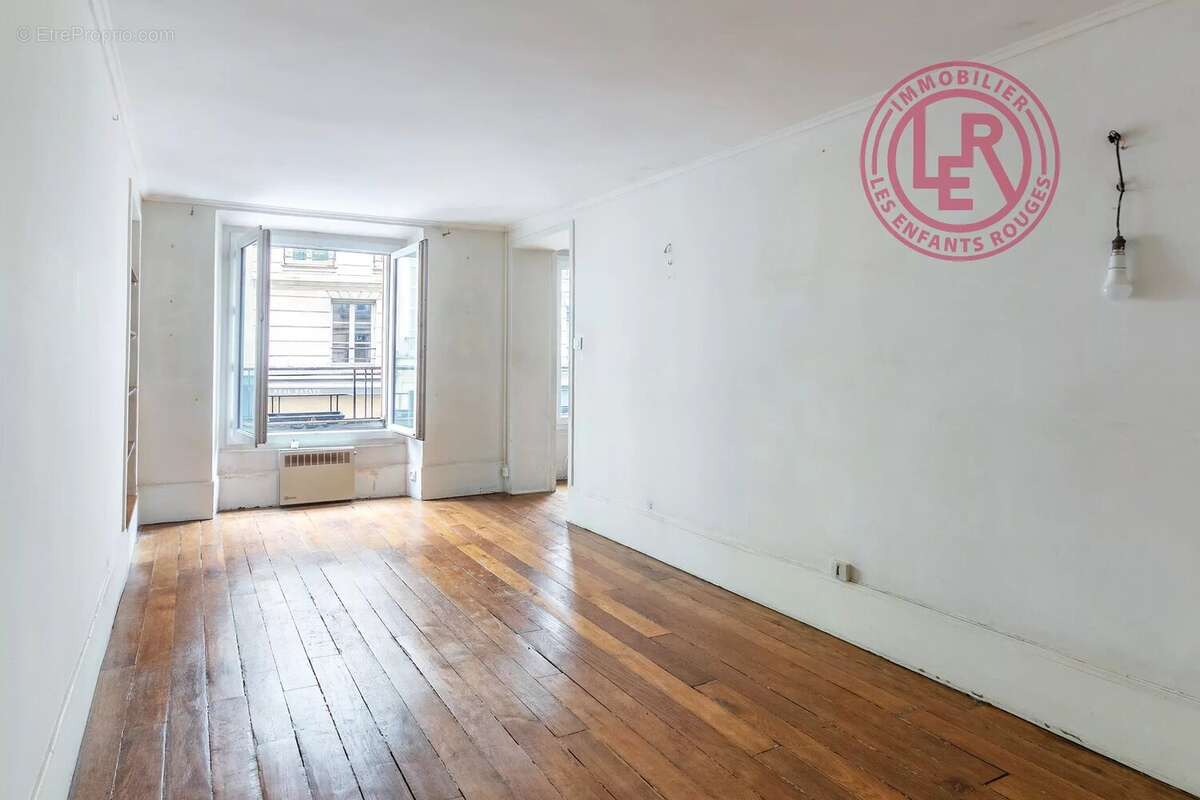 Appartement à PARIS-7E