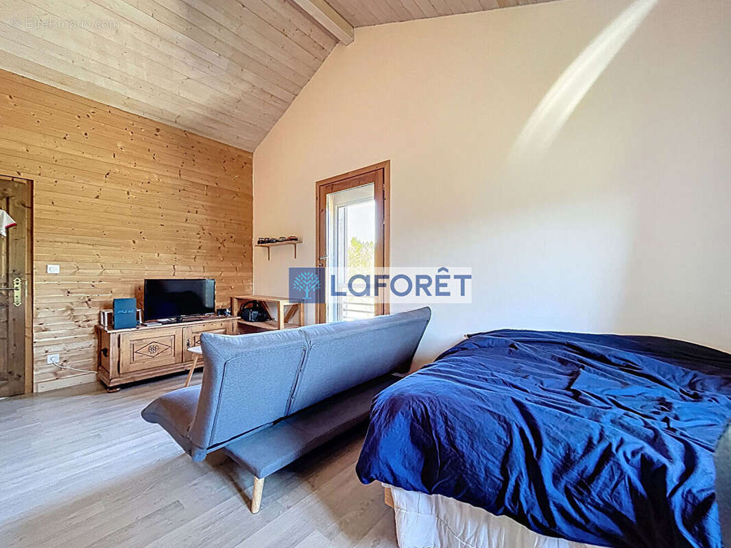 Fronville Chalet 150 m² - photo 12