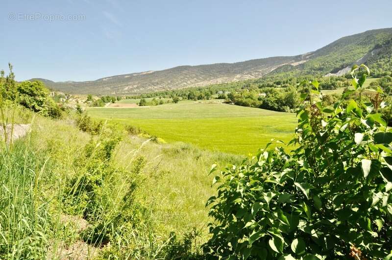 Dpt Alpes de Haute Provence (04), à vendre Proche ANNOT - Terrain de 591m² - Ensoleillé - Belle vue panoramique - photo 3