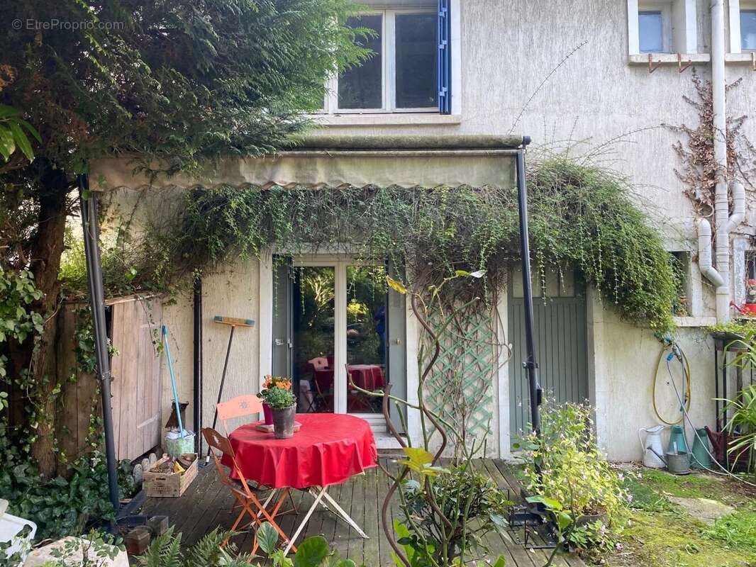 Maison à LE PERREUX-SUR-MARNE