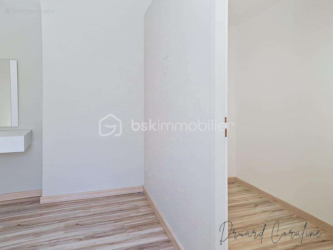 Appartement à POISAT
