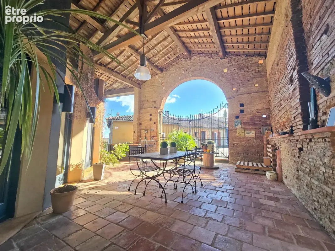 BOURG SAINT BERNARD, Maison atypique de 195 m2 à vendre. - photo 9