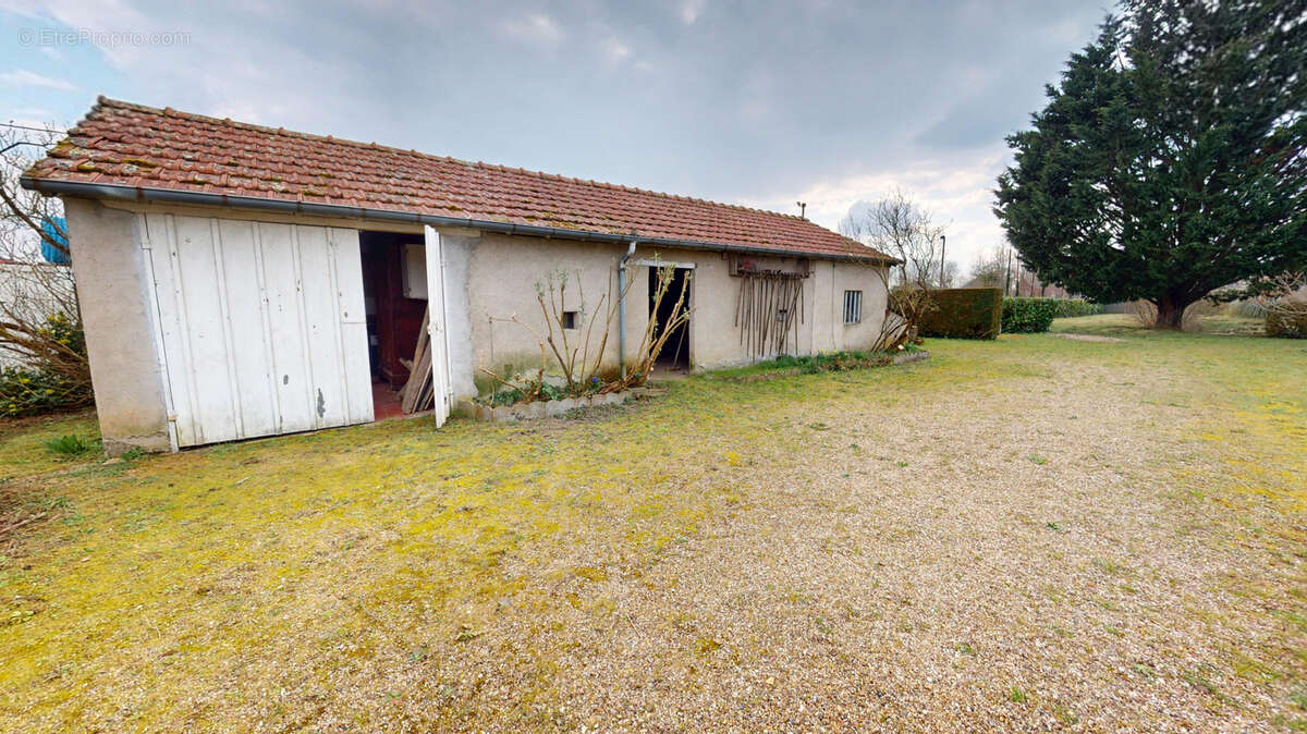 Maison à NAZELLES-NEGRON