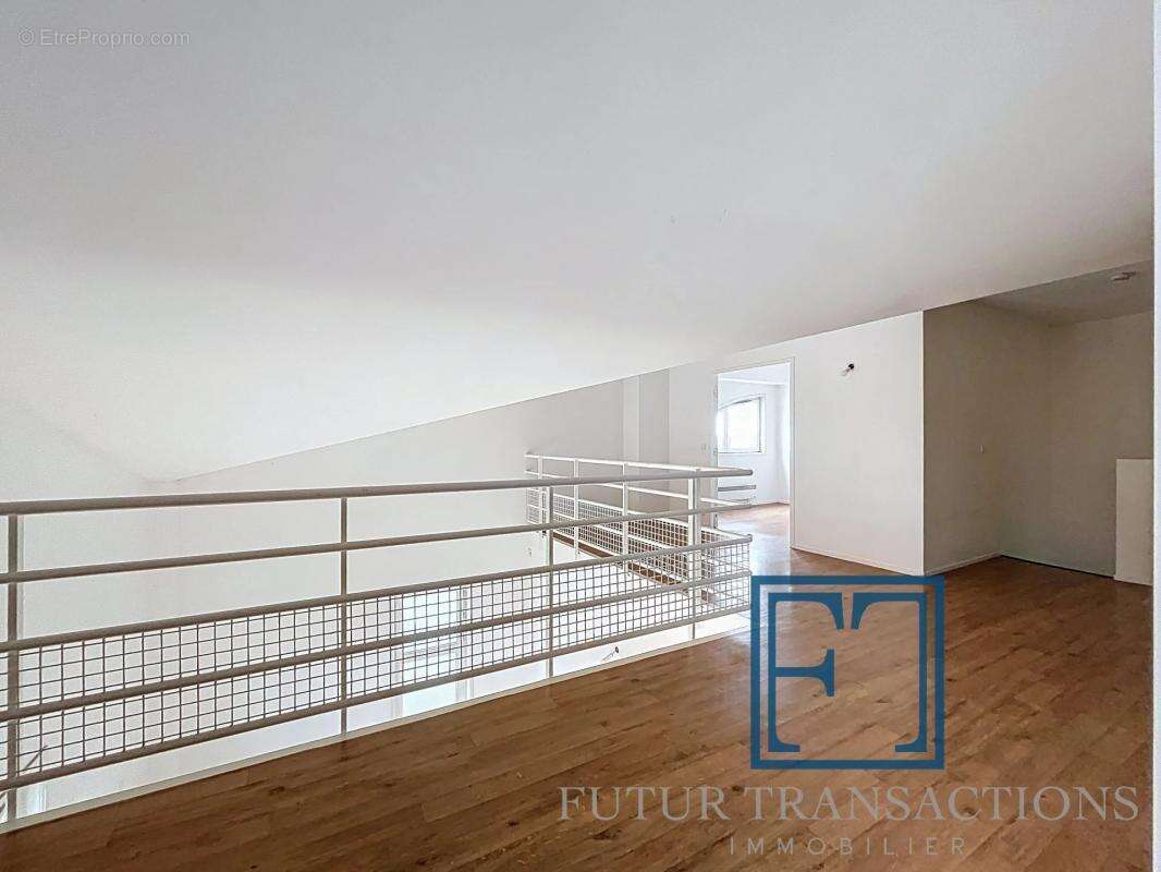 Appartement à VOISINS-LE-BRETONNEUX