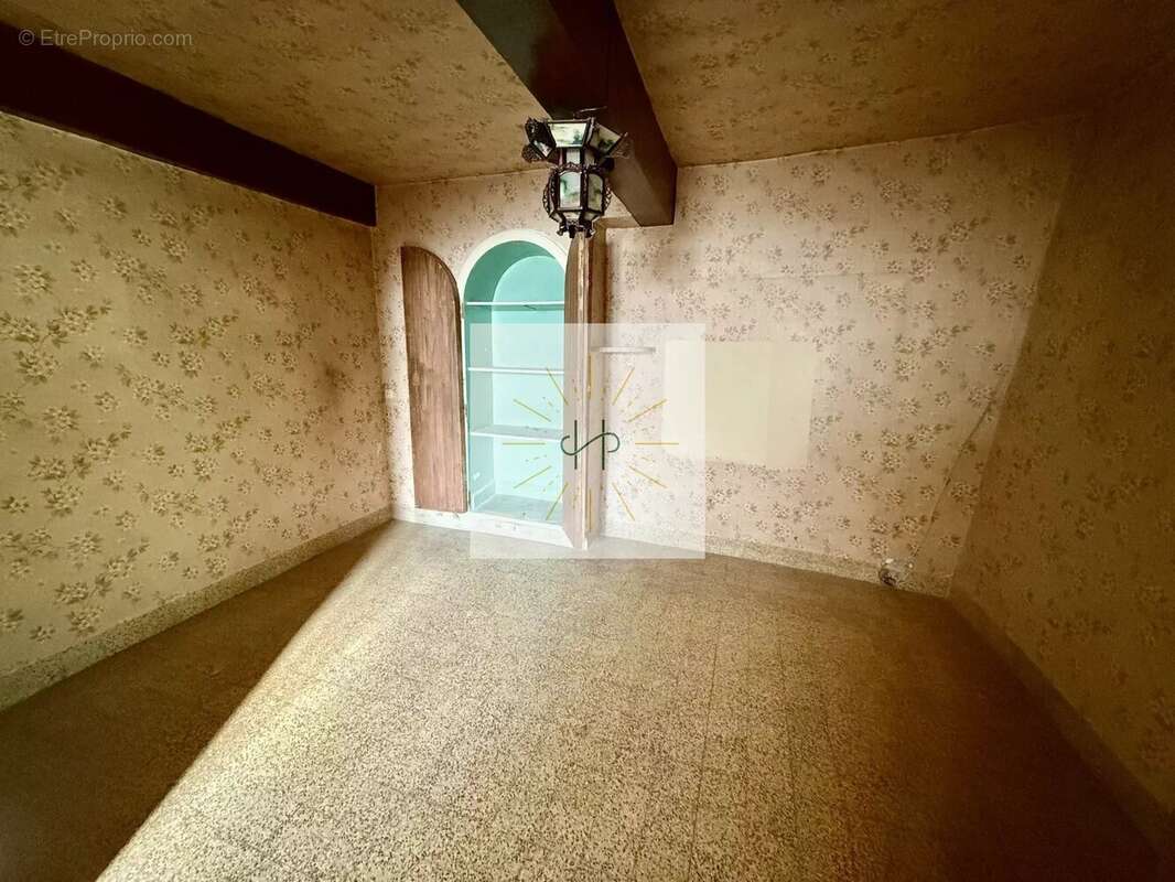 Maison à MONTELIMAR