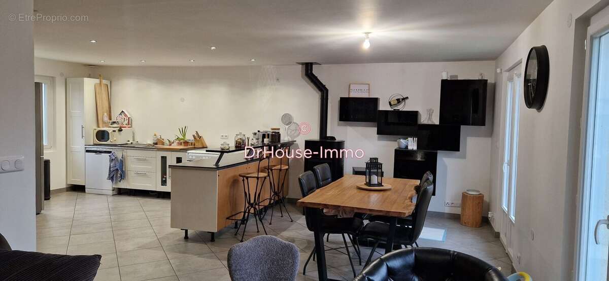 Maison à LA SAUSSAYE