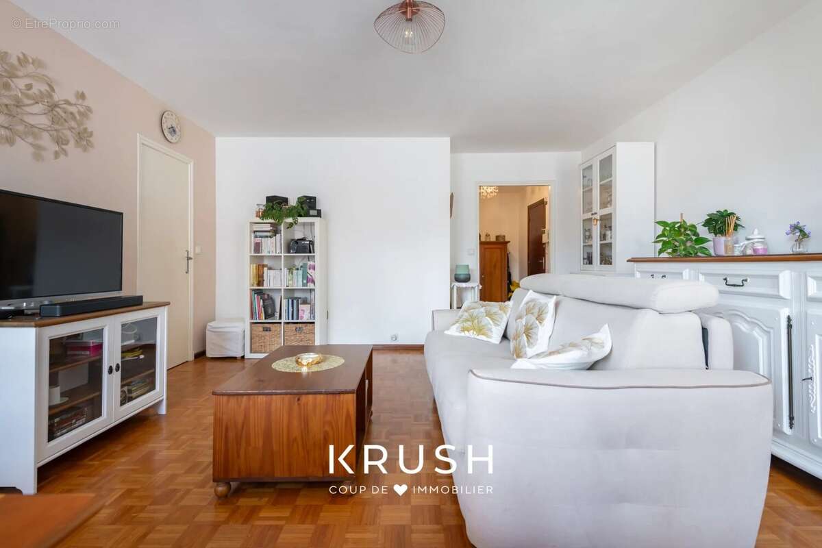 Appartement à MARSEILLE-2E
