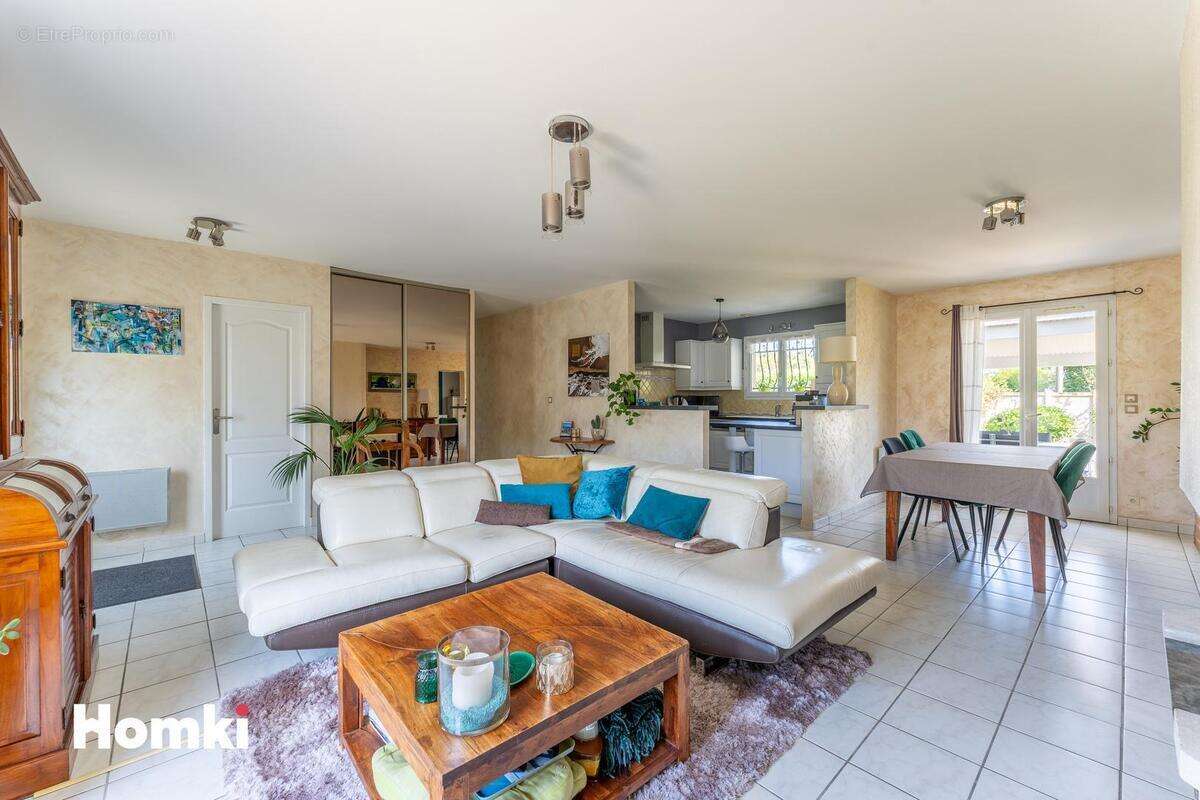 Maison à SAINT-QUENTIN-DE-BARON