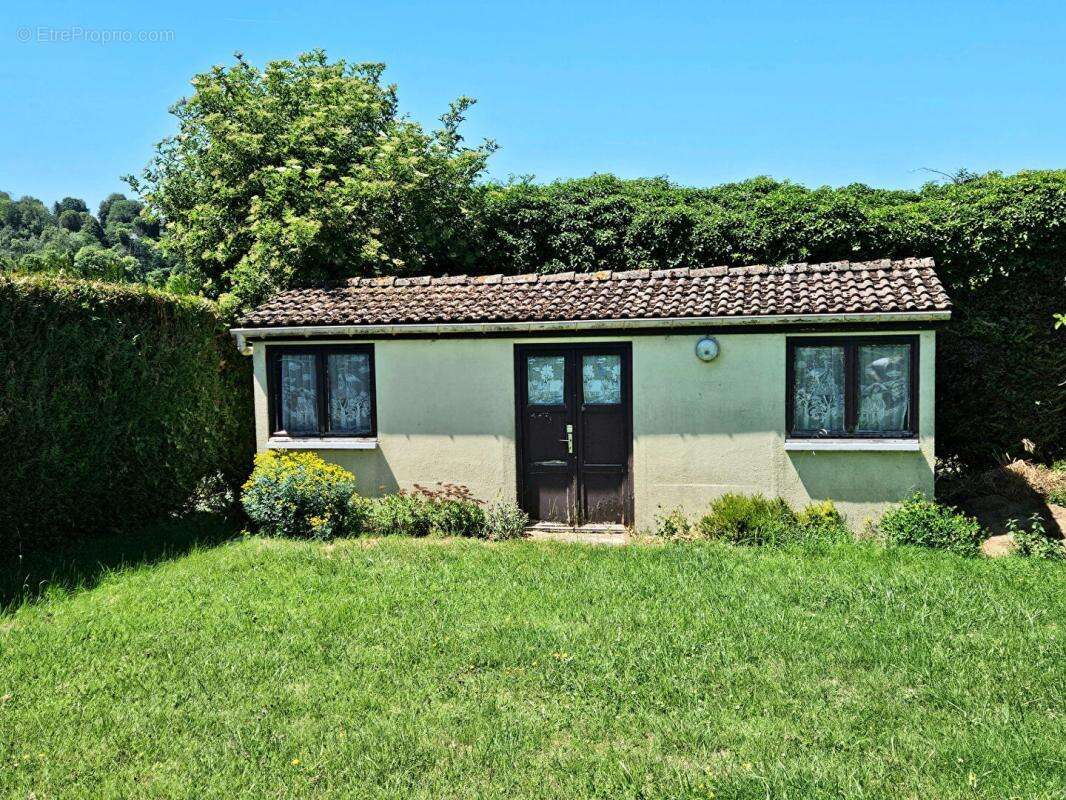 VENDU PAR L'AGENCE - Cuigy En Bray - Maison de plain pied de 72 m2 - 2 chambres - sous-sol total sur 1.400 m2 de terrain plat - photo 3