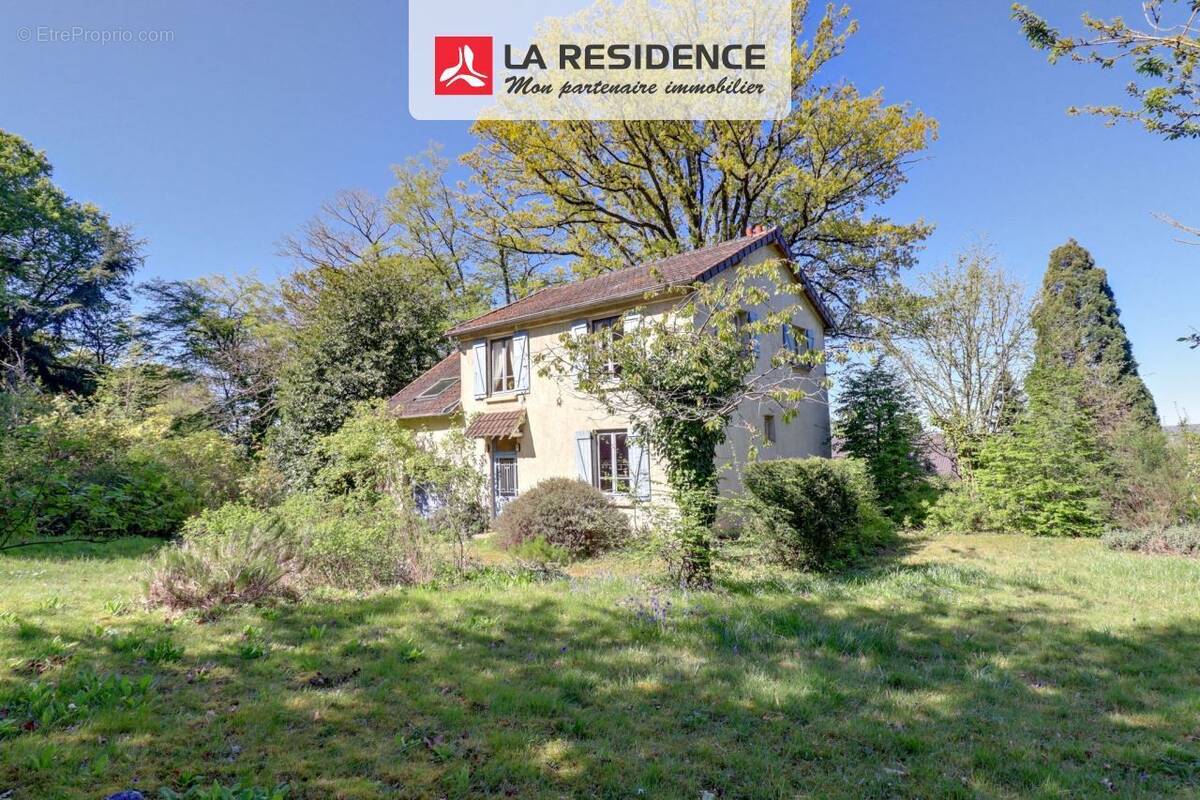 Maison à NEAUPHLE-LE-CHATEAU