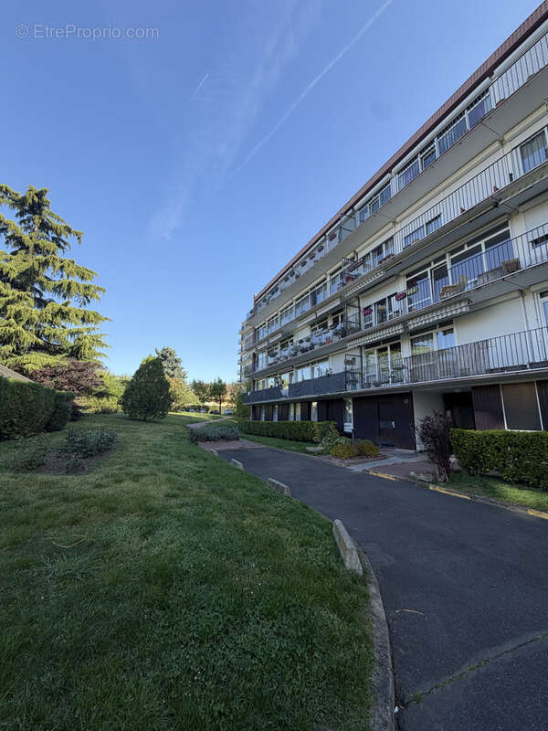 Appartement à HOUILLES