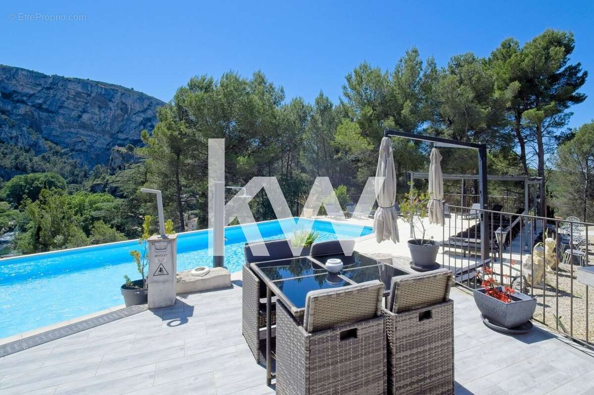 Maison à FONTAINE-DE-VAUCLUSE